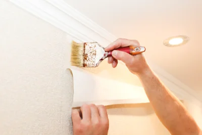Pose de papier peint à Locmiquélic — revêtements muraux et toiles de verre